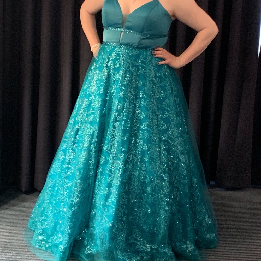 Rachel Allan size 18